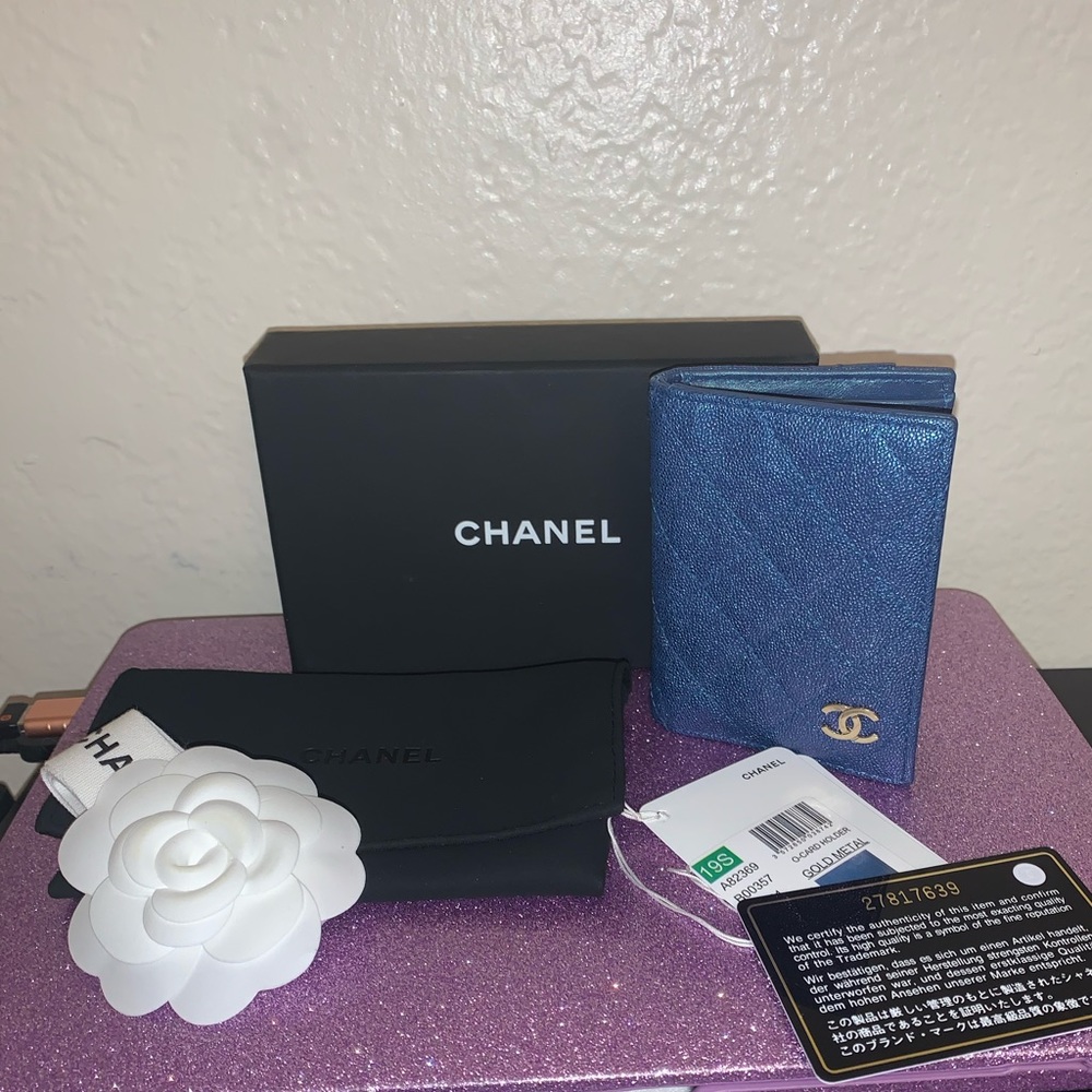 ❌Sold❌Iridescent blue Chanel card holder